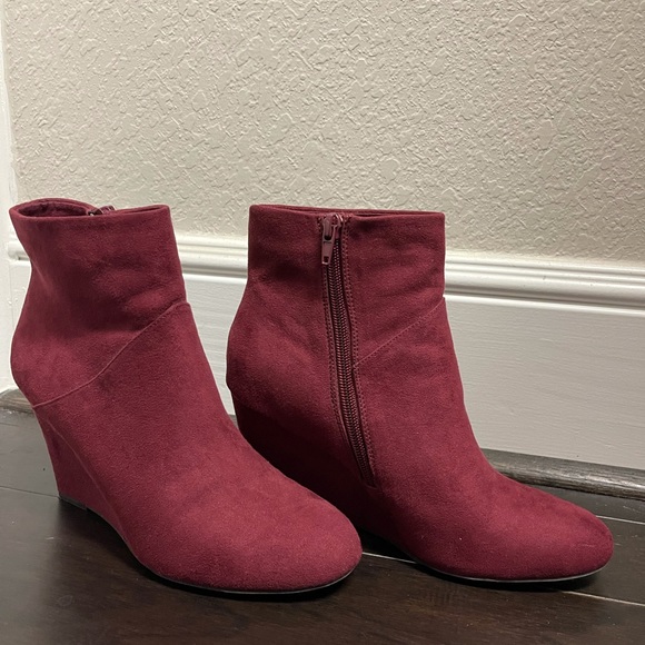 Ankle Boots - Picture 2 of 3